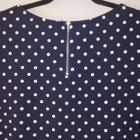 NWOT Green Envelope Los Angeles Navy/White Polka Dot Faux Wrap Top Sz. Large - Picture 7 of 8